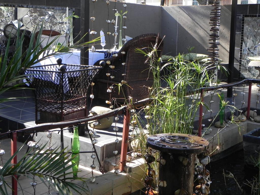 44 On Ennis Guest Lodge And Restaurant - No Load Sheddding Ermelo Buitenkant foto