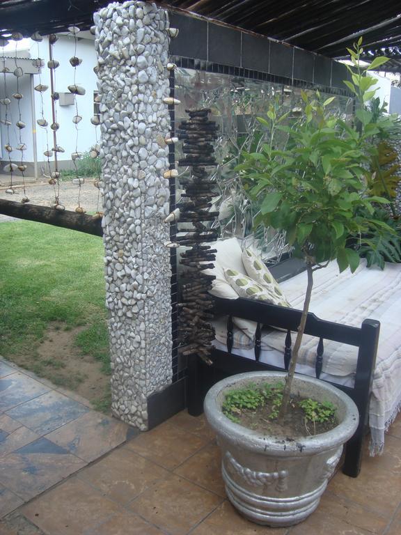 44 On Ennis Guest Lodge And Restaurant - No Load Sheddding Ermelo Buitenkant foto